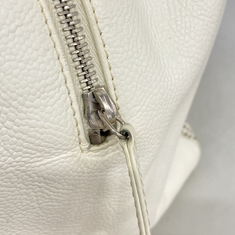 【6gc2557-k】シャネル ハンドバッグ パンチング キャビアスキン ホワイト シルバー金具【中古】レディース