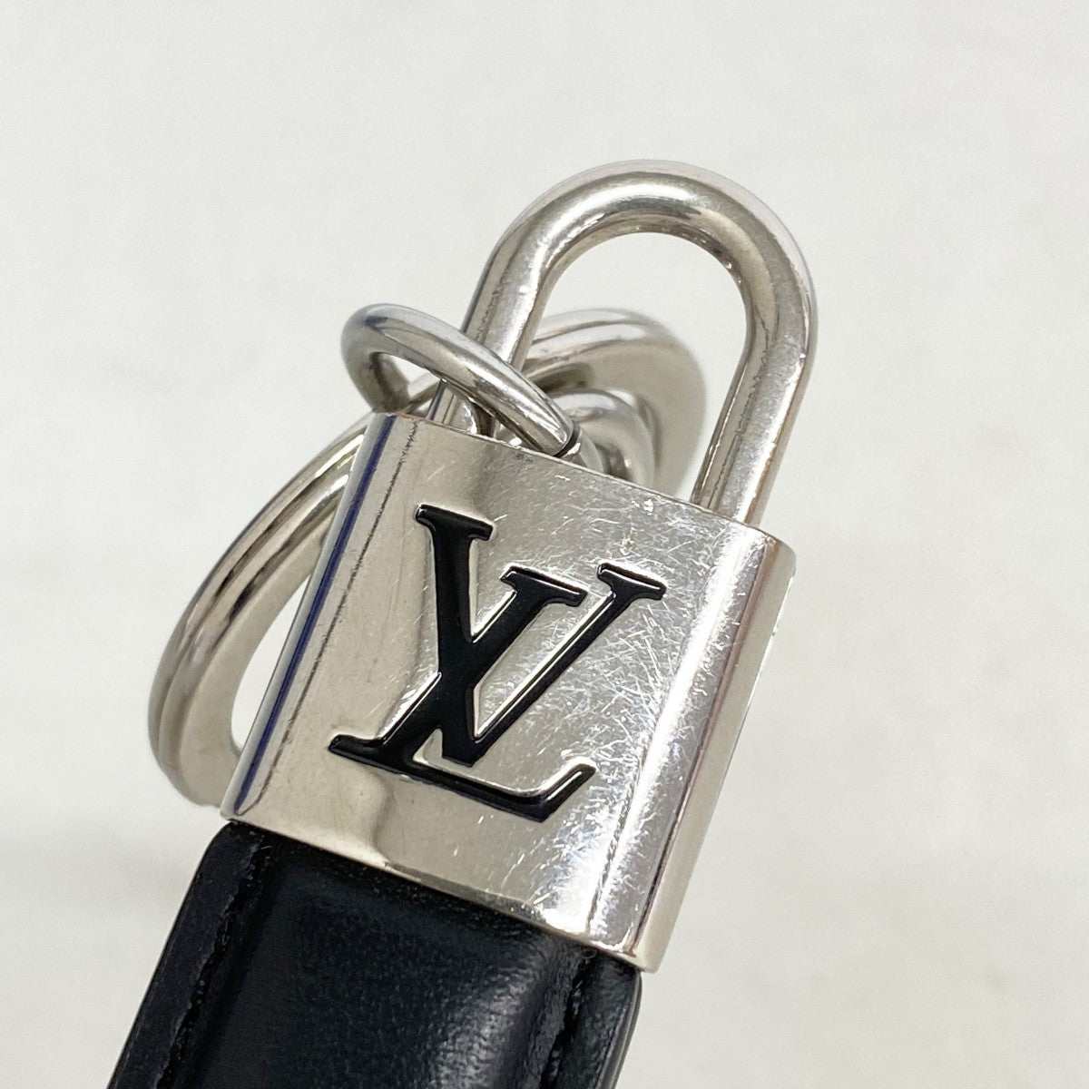 【6gc2580】ルイヴィトン キーホルダー・チャーム ドラゴンヌLVパドロック M00745 ブラック シルバー【中古】メンズ