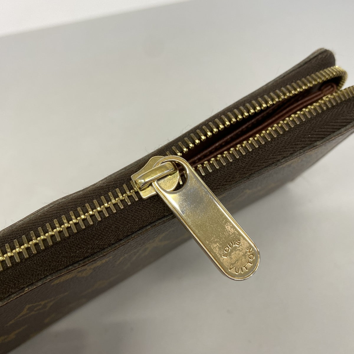 【6gc2599】ルイヴィトン 長財布 モノグラム ジッピーウォレット M60017 ブラウン【中古】レディース