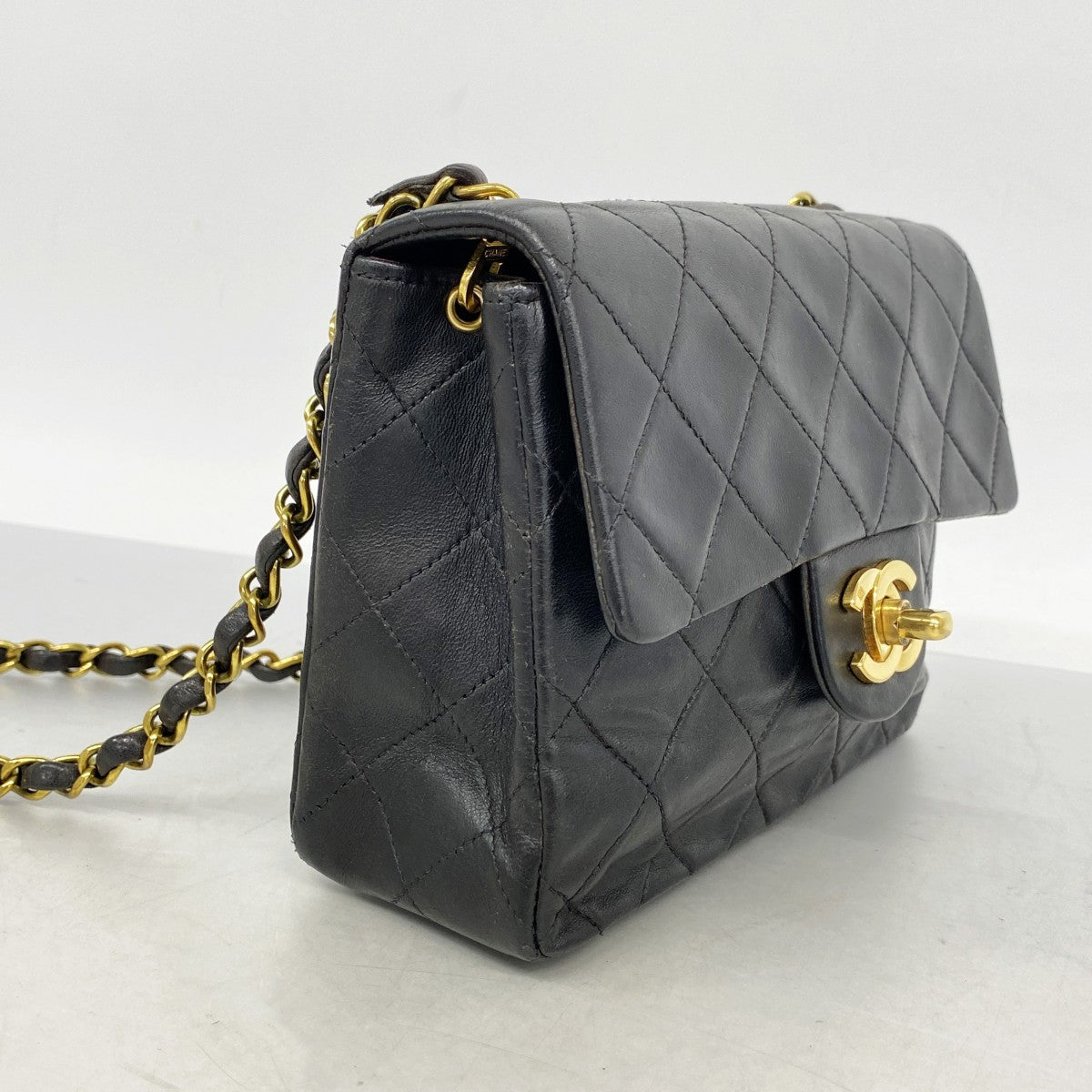 【6gc2641】シャネル ショルダーバッグ ミニマトラッセ チェーンショルダー ラムスキン ブラック ゴールド金具【中古】レディース