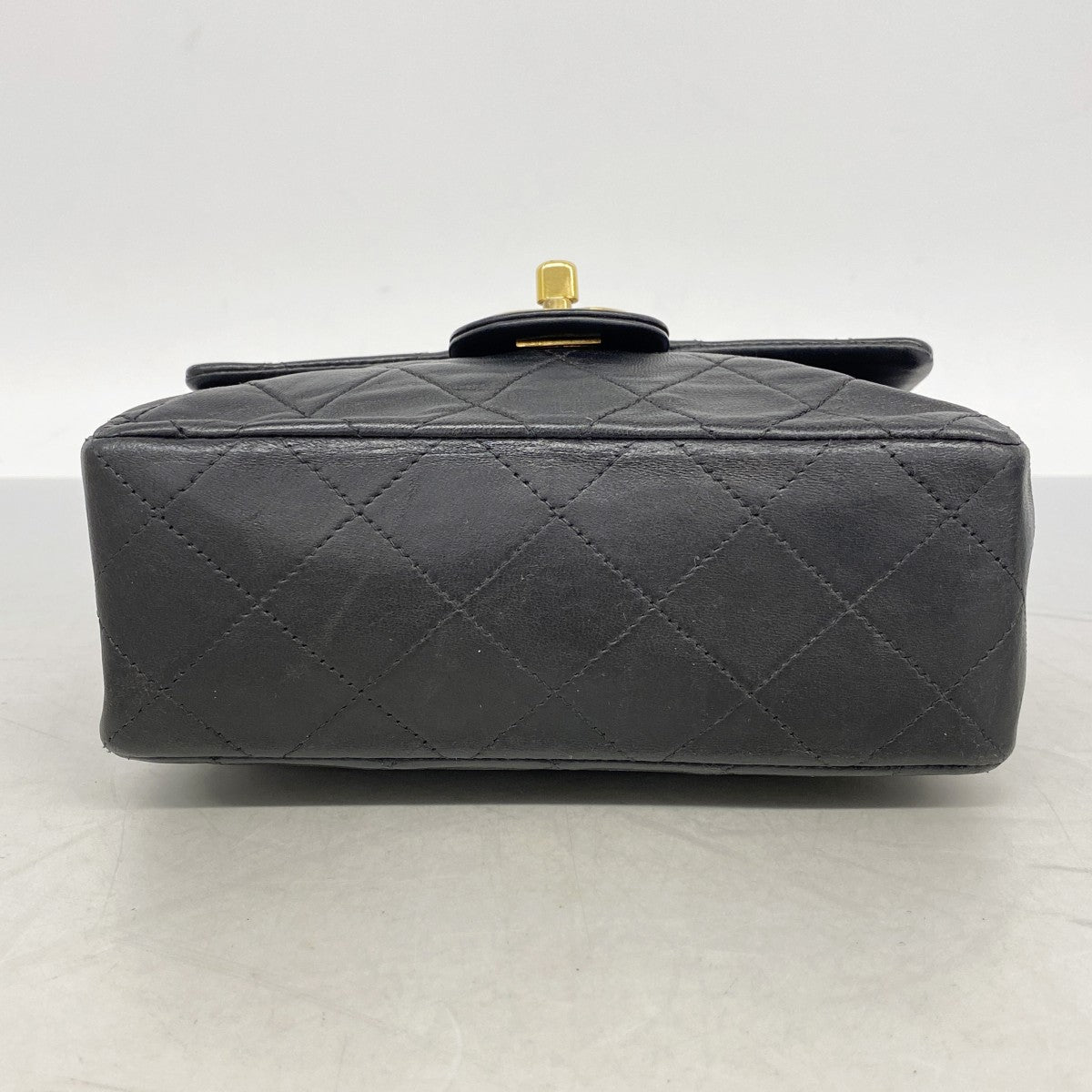 【6gc2641】シャネル ショルダーバッグ ミニマトラッセ チェーンショルダー ラムスキン ブラック ゴールド金具【中古】レディース