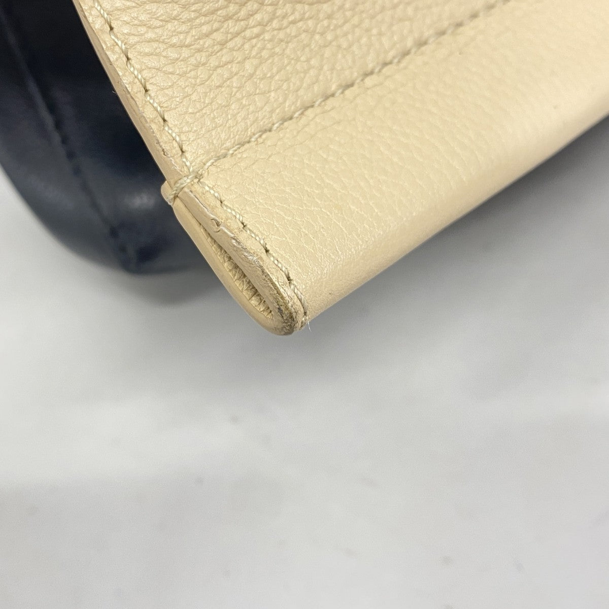 【6gc2683】ルイヴィトン ハンドバッグ ロックミー2カルターブル M50252 ヴァニーユ/ノワール 2wayバッグ【中古】レディース