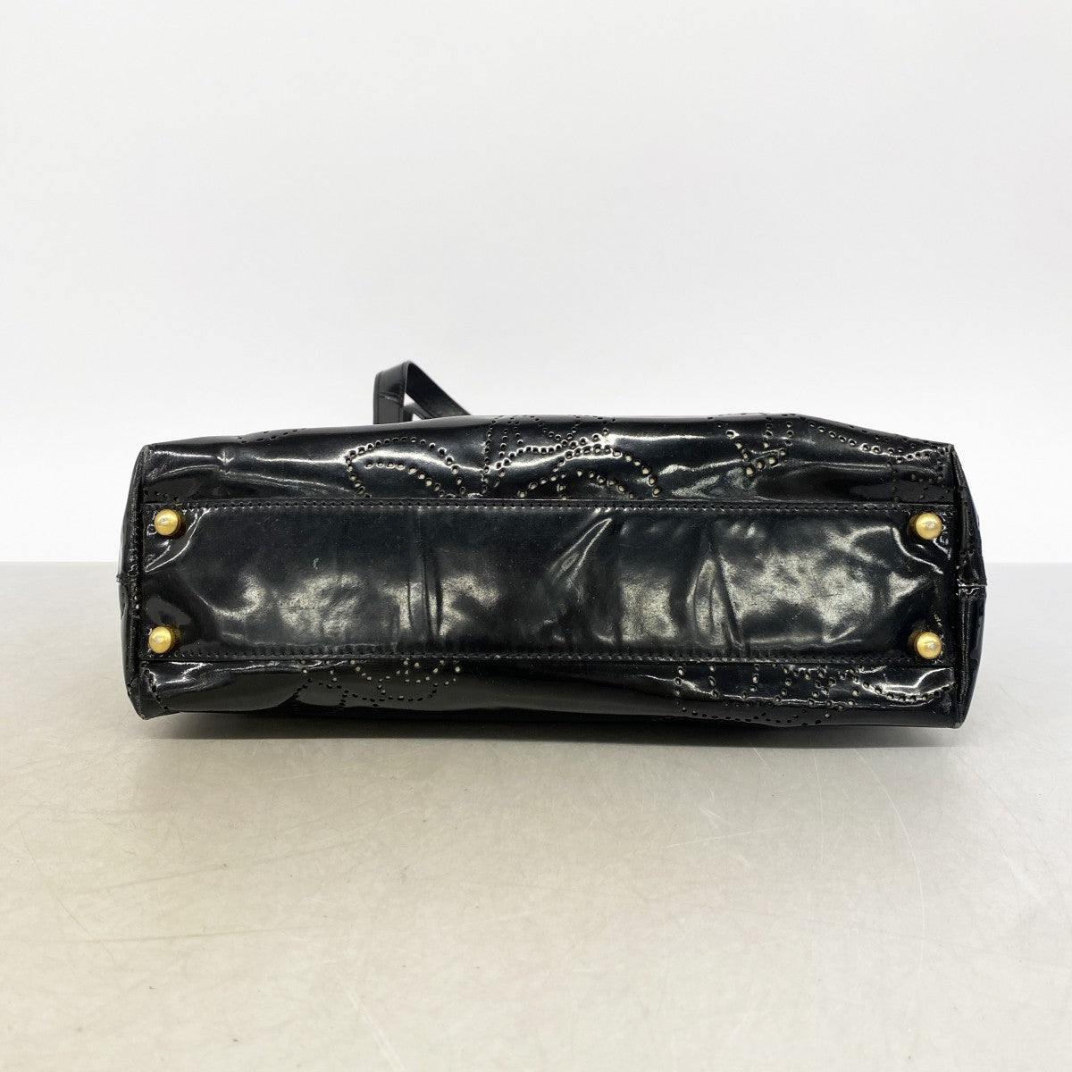 【6gc2701】シャネル トートバッグ カメリア パテントレザー ブラック ゴールド金具【中古】レディース