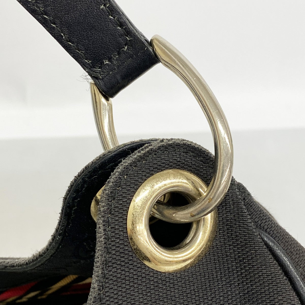 【6gc2741】グッチ ショルダーバッグ グッチシマ 257265 キャンバス レザー ブラック シャンパンゴールド金具【中古】レディース
