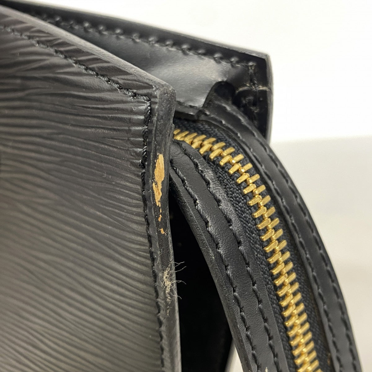 【6gc2759】ルイヴィトン ショルダーバッグ エピ サンジャックポワニエロング M52332 ノワール【中古】レディース
