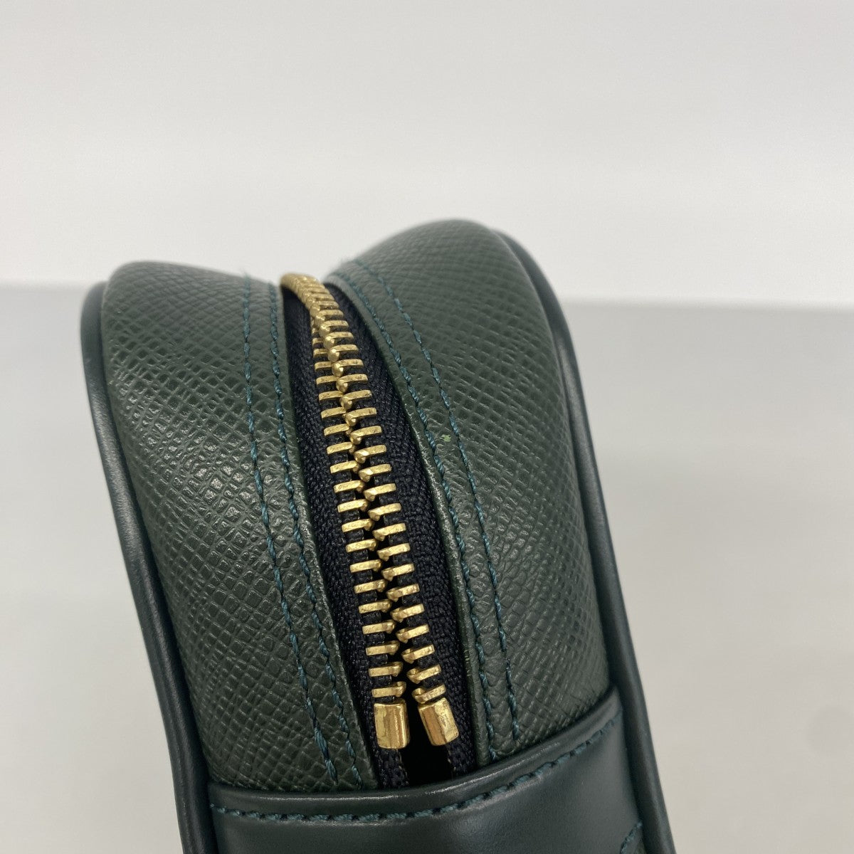 【6gc2813-k】ルイヴィトン クラッチバッグ タイガ カルガ M30814 エピセア【中古】メンズ