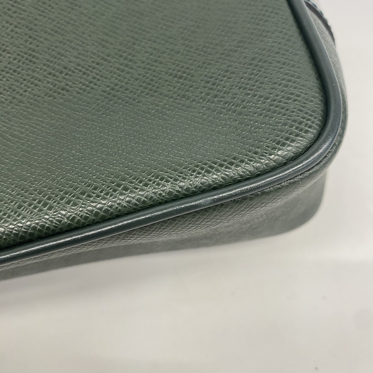 【6gc2813-k】ルイヴィトン クラッチバッグ タイガ カルガ M30814 エピセア【中古】メンズ