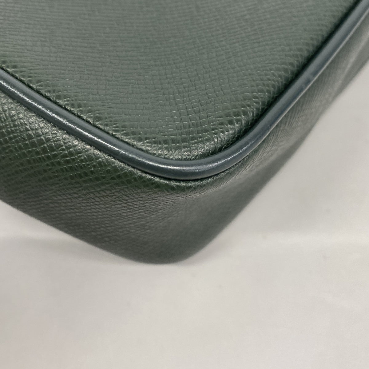 【6gc2813-k】ルイヴィトン クラッチバッグ タイガ カルガ M30814 エピセア【中古】メンズ