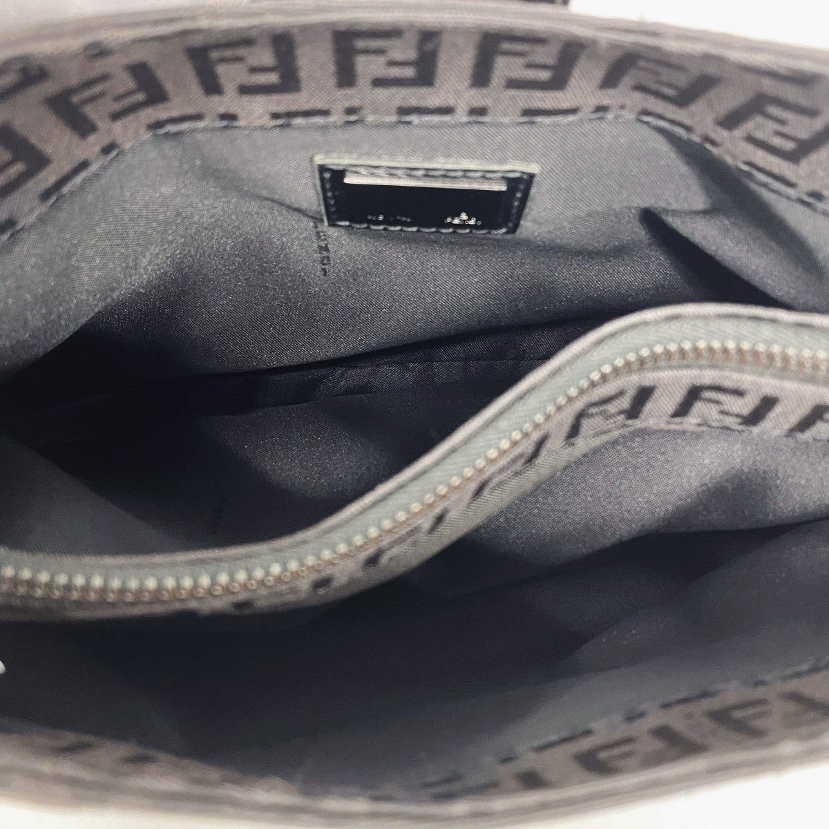 【6gc2835】フェンディ ハンドバッグ ズッキーノ ナイロンキャンバス ブラック シルバー金具【中古】レディース