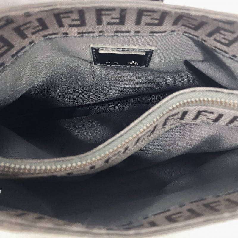 【6gc2835】フェンディ ハンドバッグ ズッキーノ ナイロンキャンバス ブラック シルバー金具【中古】レディース