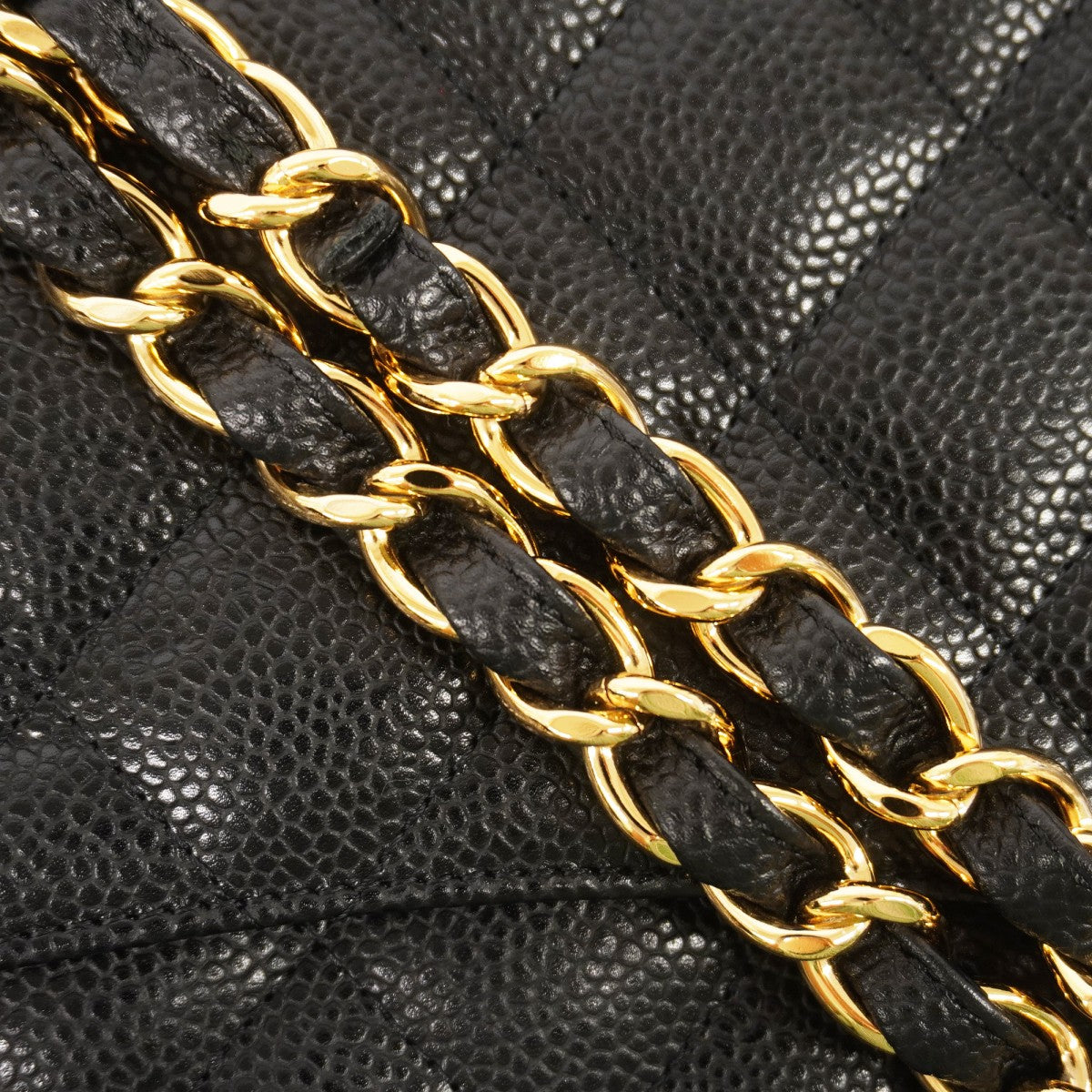 【6gc2884】シャネル ショルダーバッグ デカマトラッセ Wフラップ Wチェーン キャビアスキン ブラック ゴールド金具【中古】レディース