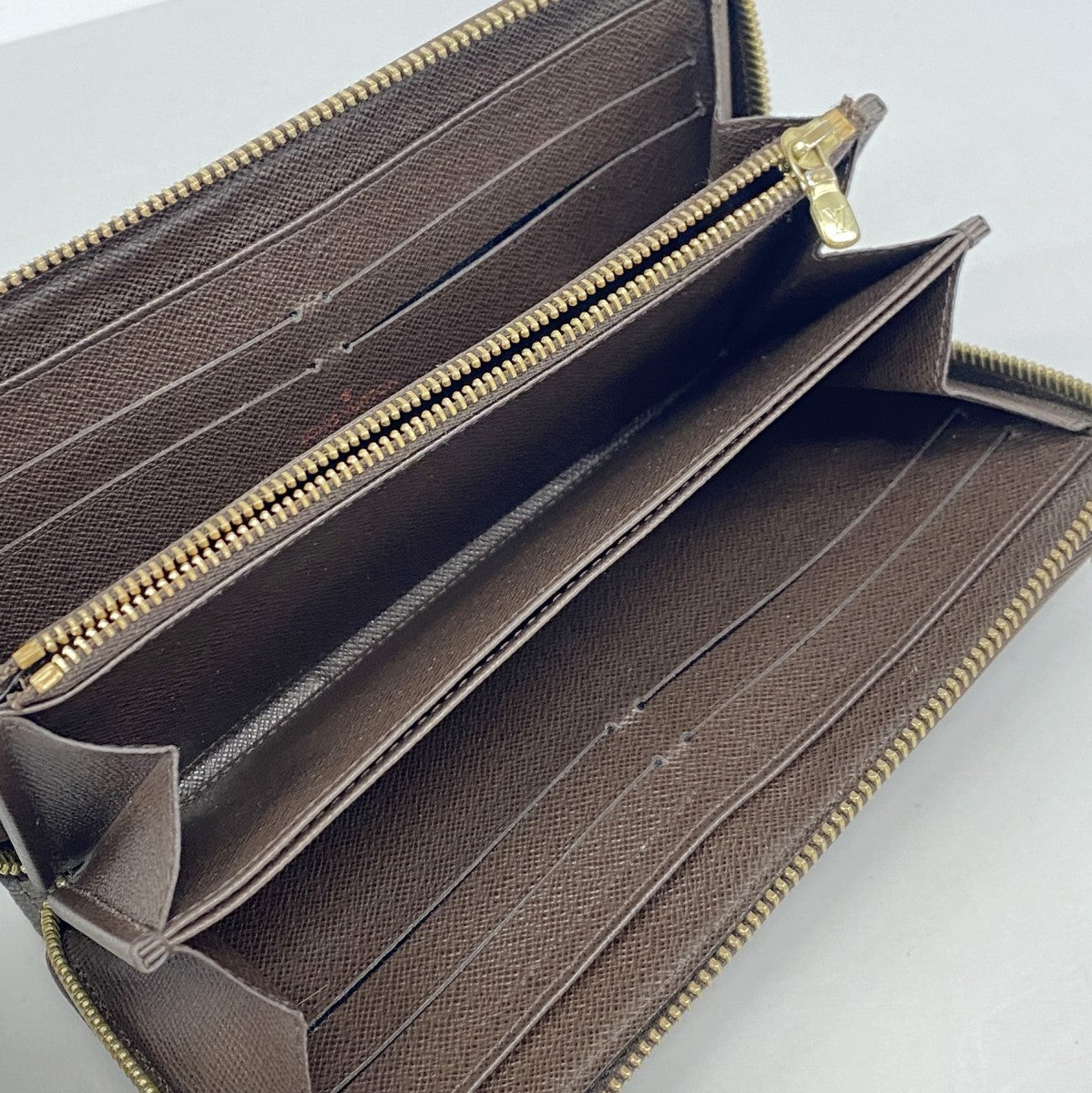 【6gc2916】ルイヴィトン 長財布 ダミエ ジッピーウォレット N60015 エベヌ【中古】レディース