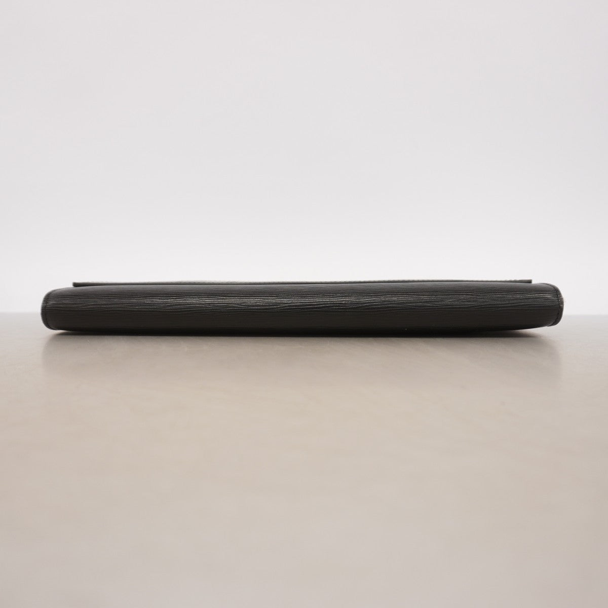 【6gc2970】ルイヴィトン クラッチバッグ エピ アンヴェロップアンベロップ M52582 ノワール【中古】メンズ レディース ユニセックス