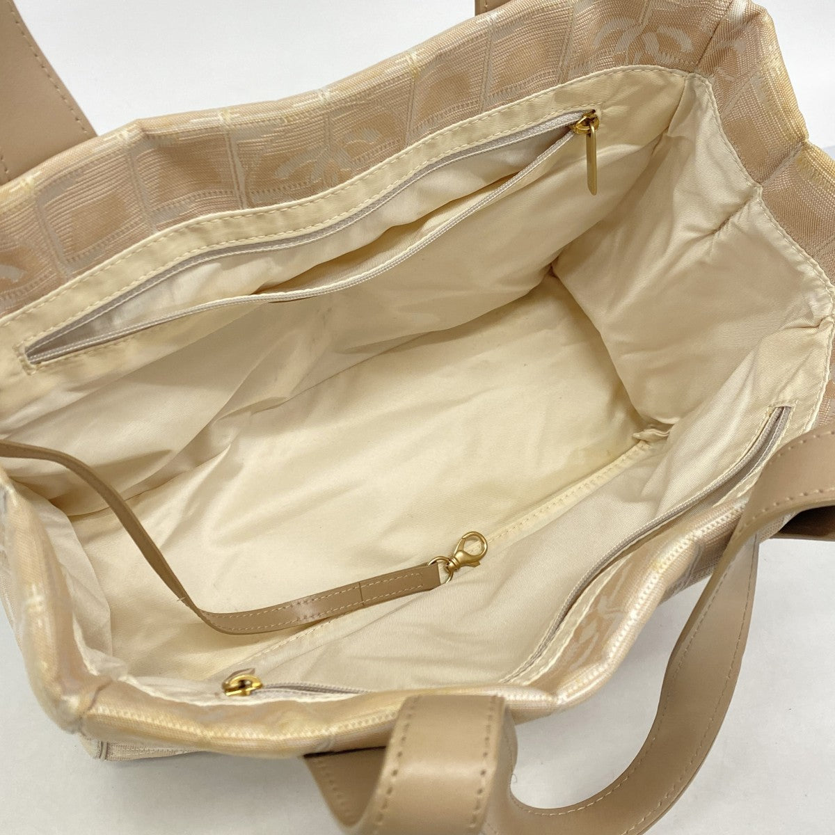 【6gc2986】シャネル トートバッグ ニュートラベル ナイロン ベージュ ゴールド金具【中古】レディース