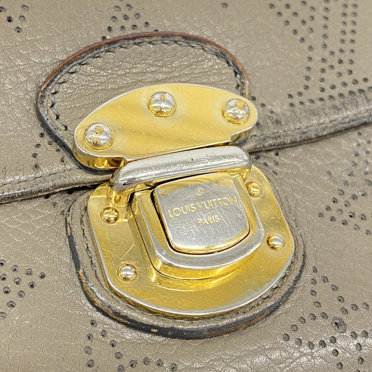 【6gc3023】ルイヴィトン 三つ折り長財布 マヒナ ポルトフォイユアメリア M93761 トープ【中古】レディース