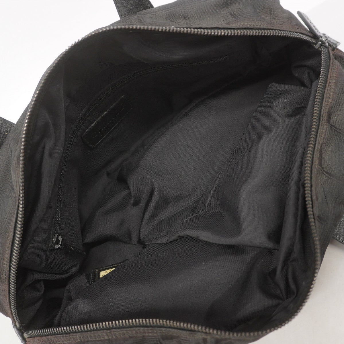 【6gc3121-k】シャネル ハンドバッグ ニュートラベル ナイロン ブラック シルバー金具【中古】レディース