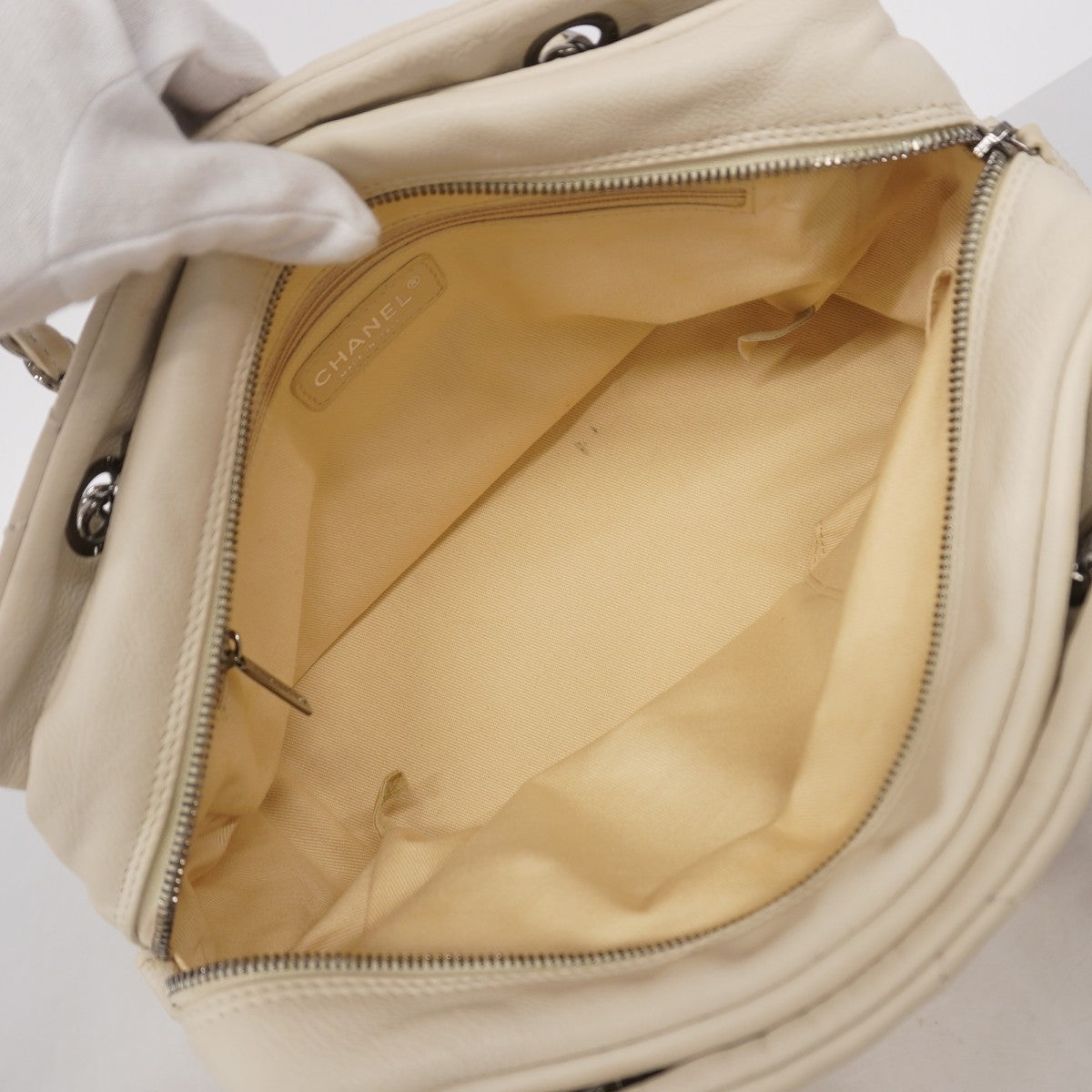 【6gc3122-k】シャネル ショルダーバッグ チェーンショルダー レザー アイボリー シルバー金具【中古】レディース