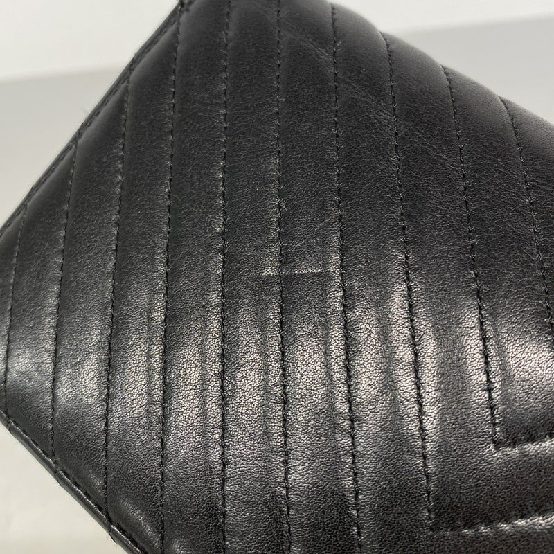【6gc3294-k】シャネル 長財布 Vステッチ ラムスキン ブラック シルバー金具【中古】レディース