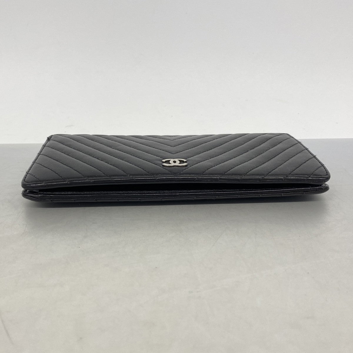【6gc3294-k】シャネル 長財布 Vステッチ ラムスキン ブラック シルバー金具【中古】レディース