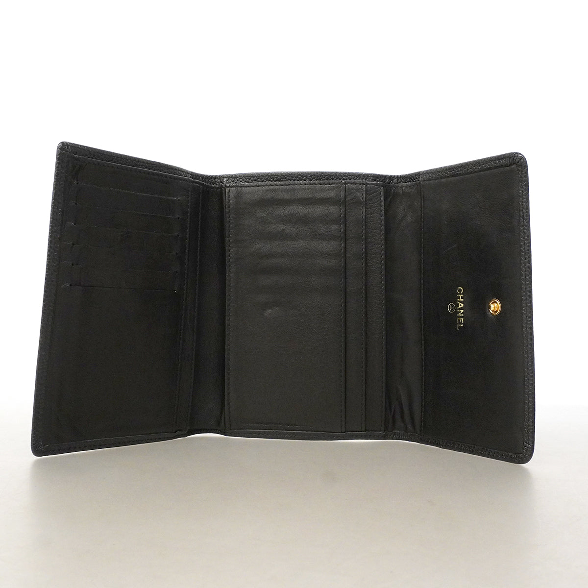 【6gc3320-k】シャネル 三つ折り財布 キャビアスキン ブラック ゴールド金具【中古】レディース