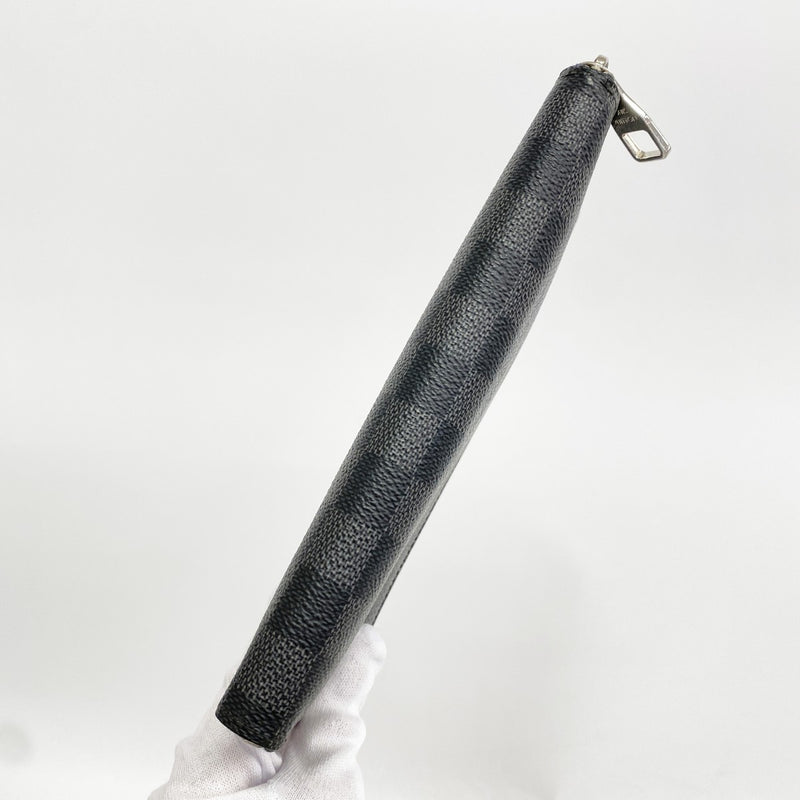 【6gc3331-k】ルイヴィトン 長財布 ダミエ・グラフィット ジッピーウォレットヴェルティカル N63095 ブラック【中古】メンズ