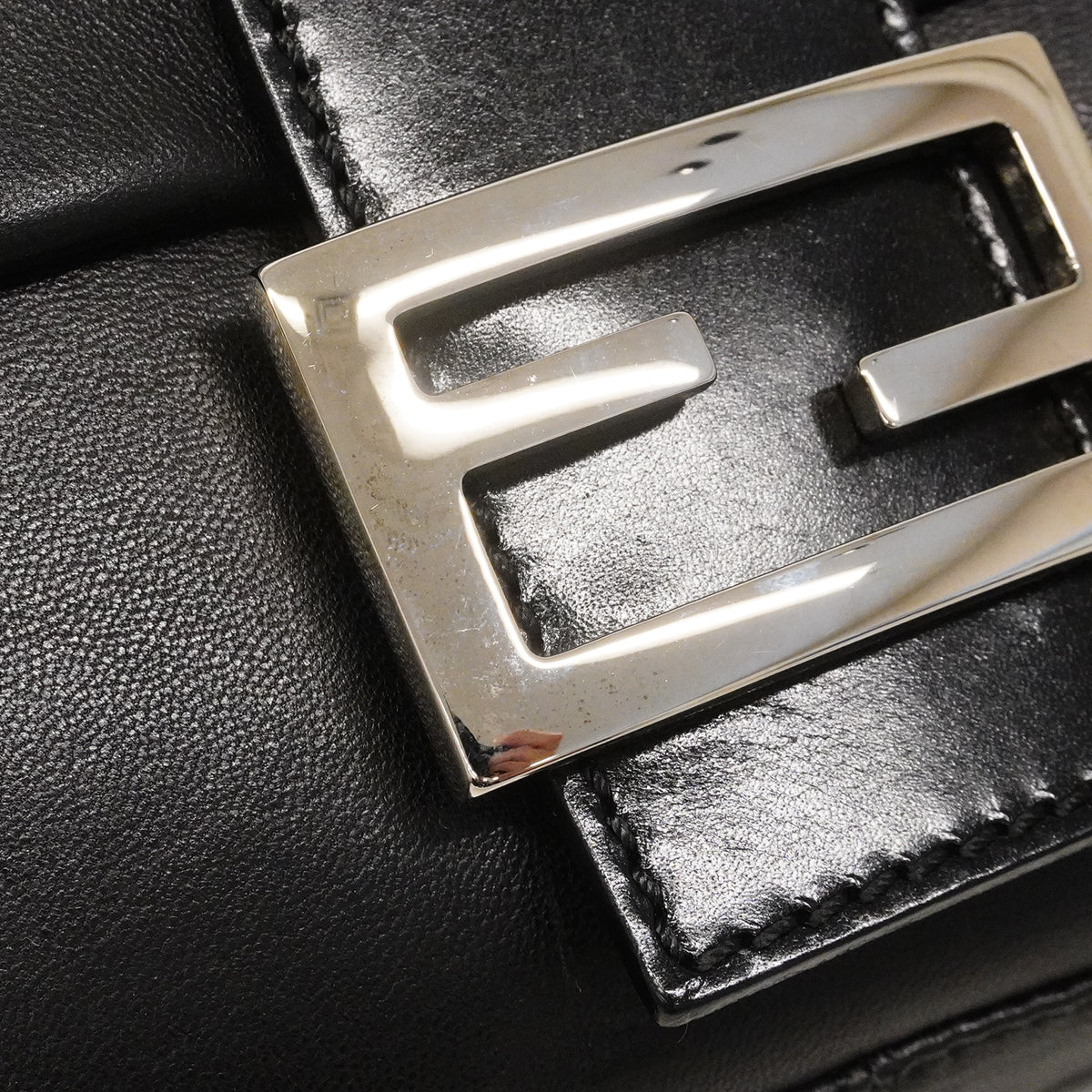 【6gc3350】フェンディ ハンドバッグ マンマバケット レザー ブラック シルバー金具【中古】レディース