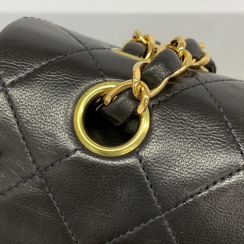 【6gc3356】シャネル ショルダーバッグ マトラッセ Wフラップ Wチェーン ラムスキン ブラック ゴールド金具【中古】レディース