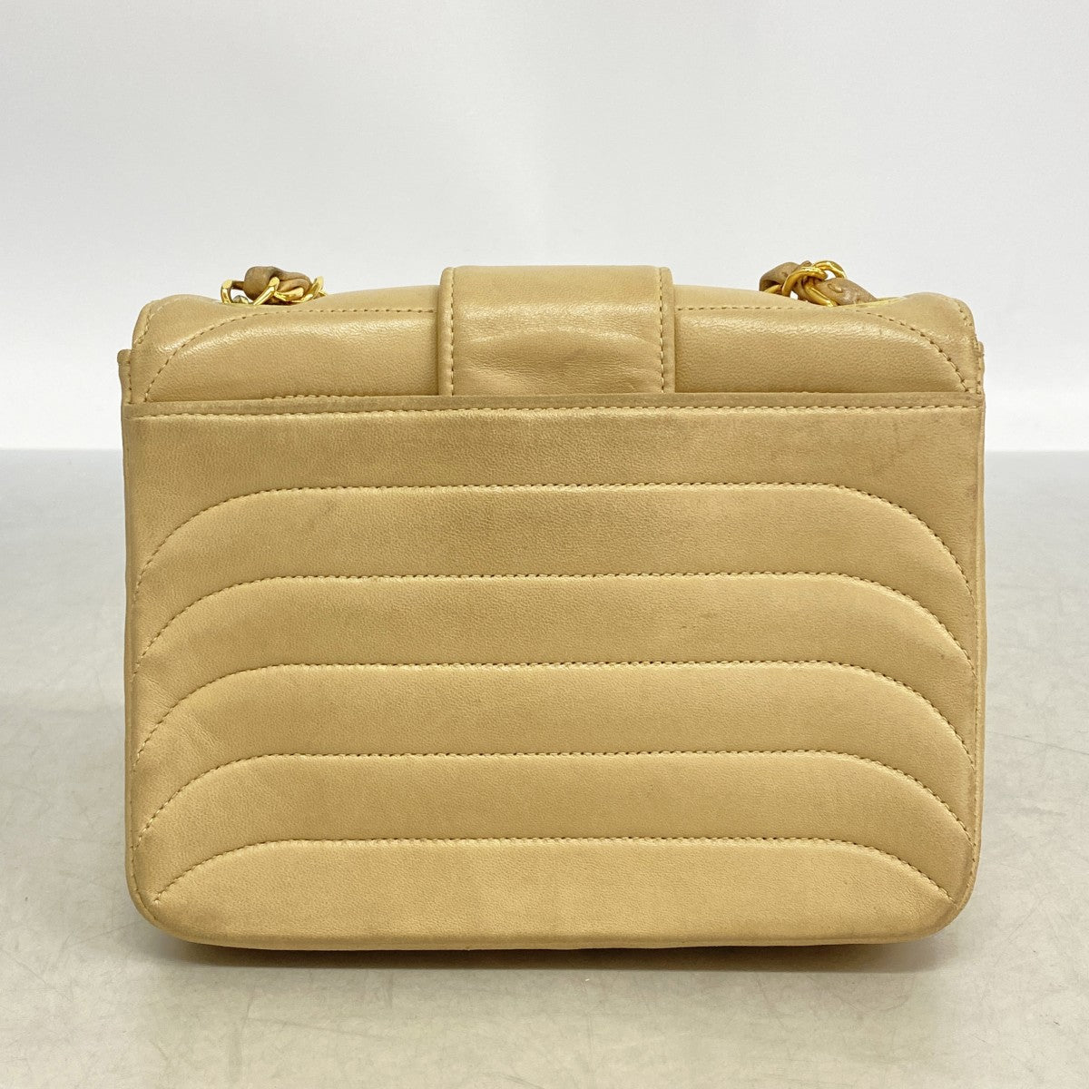 【6gc3364】シャネル ショルダーバッグ チェーンショルダー ラムスキン ベージュ ゴールド金具【中古】レディース