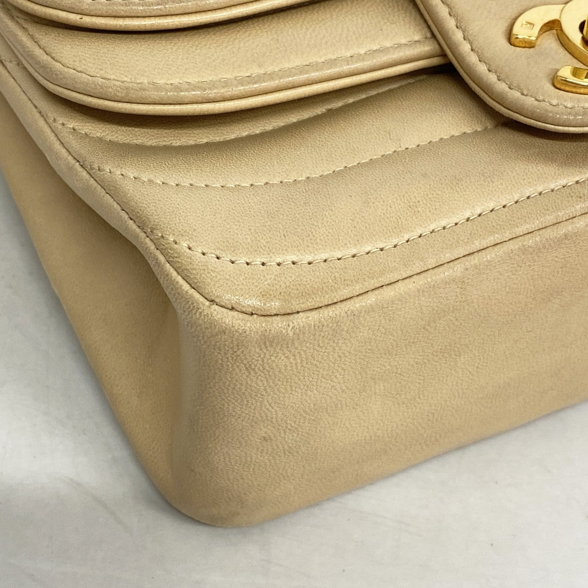 【6gc3364】シャネル ショルダーバッグ チェーンショルダー ラムスキン ベージュ ゴールド金具【中古】レディース