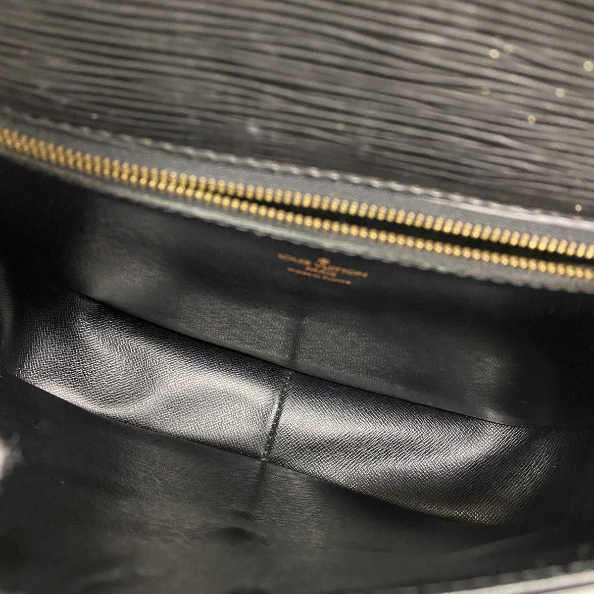 【6gc3490】ルイヴィトン ショルダーバッグ エピ サンクルー M52192 ノワール【中古】レディース