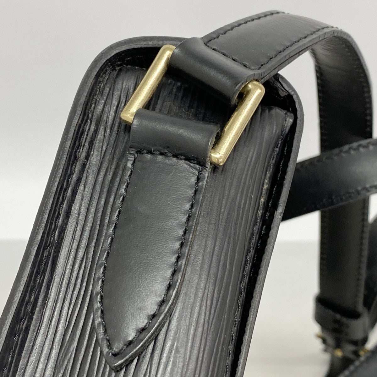 【6gc3490】ルイヴィトン ショルダーバッグ エピ サンクルー M52192 ノワール【中古】レディース