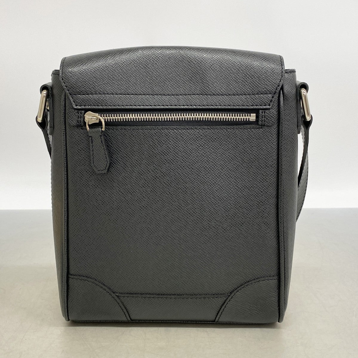 【6gc3520-k】ルイヴィトン ショルダーバッグ タイガ ルカ M31192 アルドワーズ【中古】メンズ