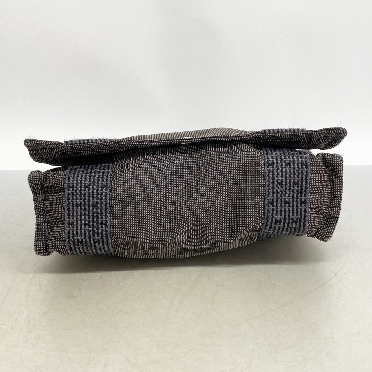 【6gc3573-k】エルメス ショルダーバッグ エールラインバサスPM キャンバス グレー シルバー金具【中古】メンズ レディース ユニセックス