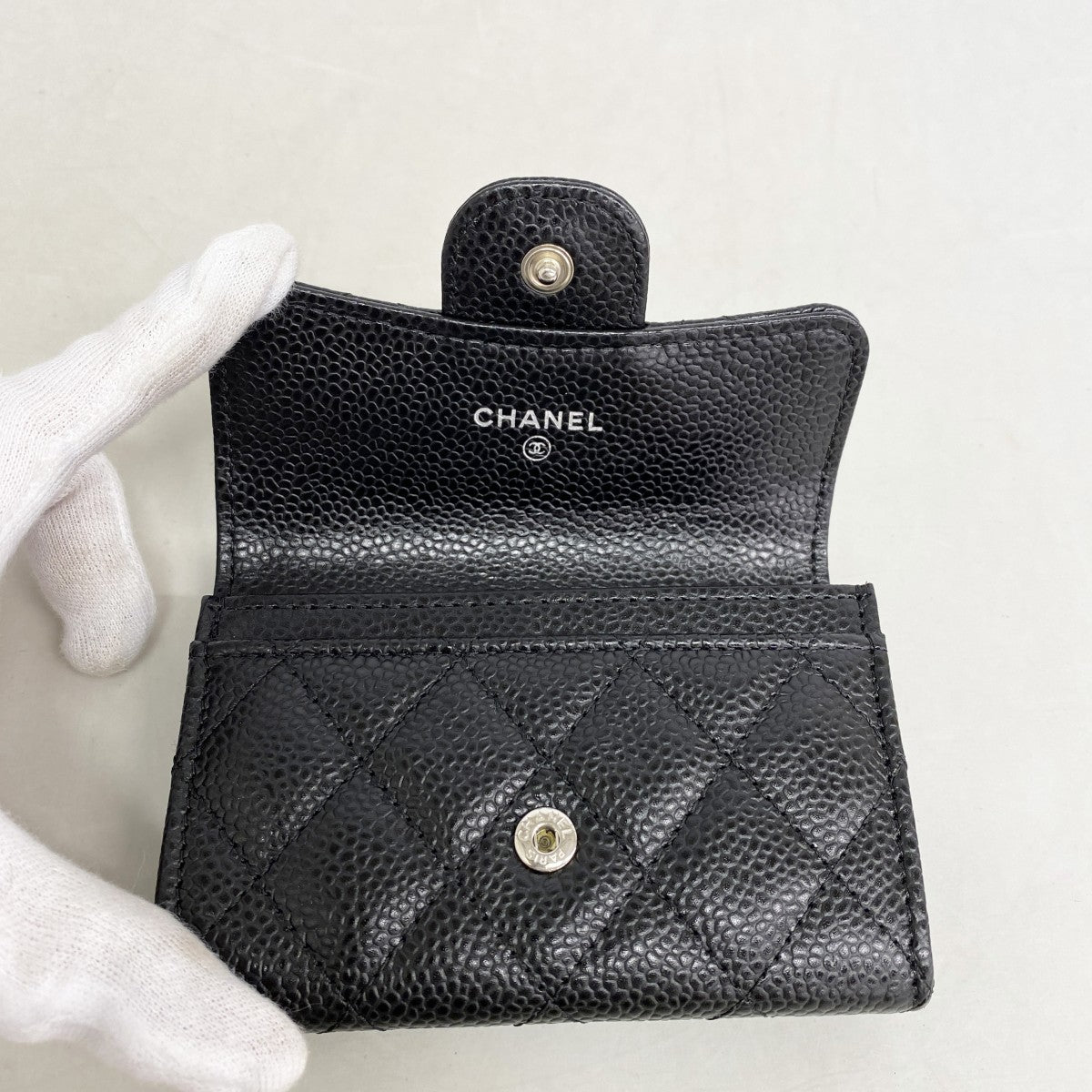【6gc3653-k】シャネル カードケース マトラッセ キャビアスキン ブラック シルバー金具【中古】レディース