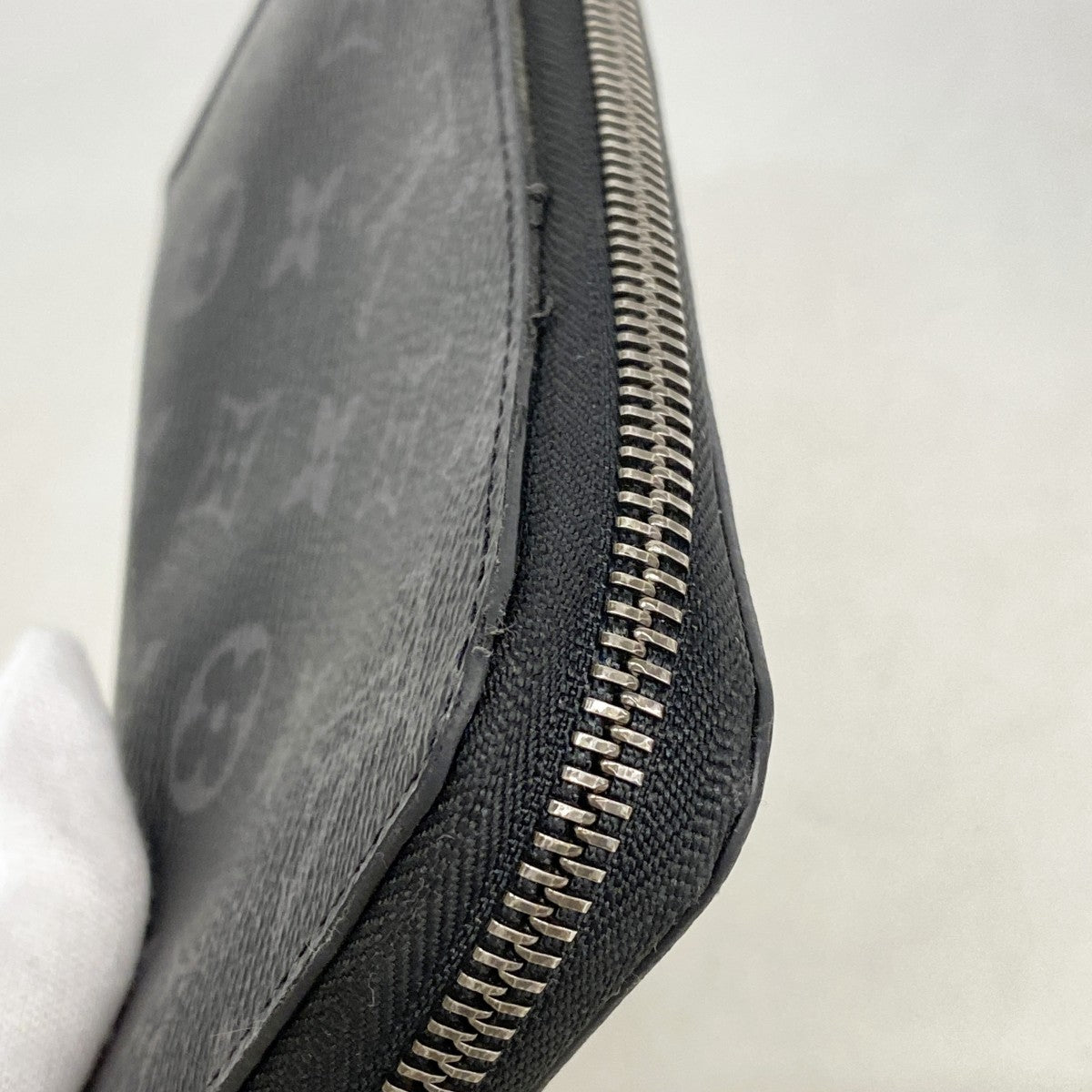 【6gc3676-k】ルイヴィトン 長財布 モノグラム・エクリプス ジッピーウォレットホリゾンタル M11611 ブラック【中古】メンズ