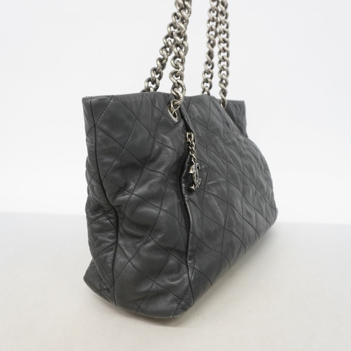 【6gc3686】シャネル トートバッグ マトラッセ ラムスキン ブラック シルバー金具【中古】レディース