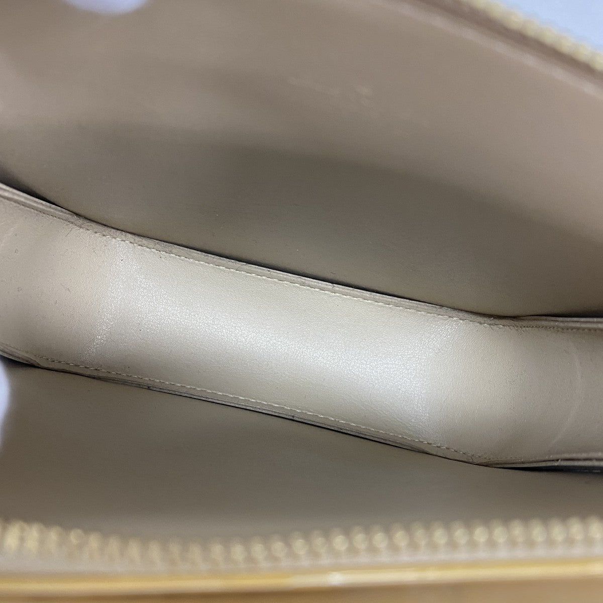 【6gc3736-k】ルイヴィトン ショルダーバッグ ヴェルニ モット M91136 ベージュ【中古】レディース