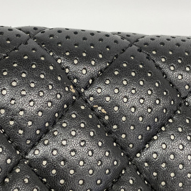 【6gc3756-k】シャネル ショルダーバッグ マトラッセ Wチェーン パンチング ラムスキン ブラック シルバー金具【中古】レディース
