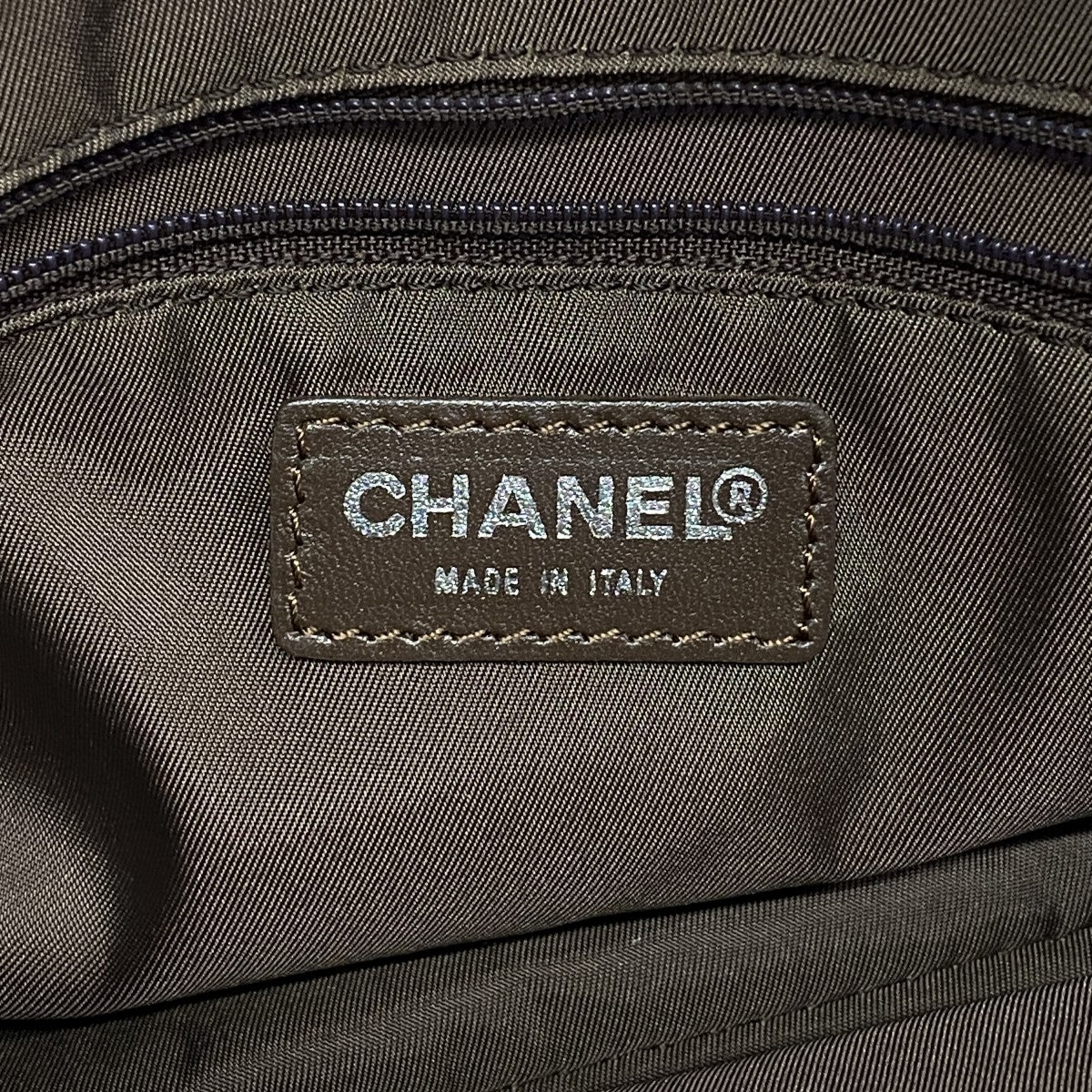 【6gc3761-k】シャネル ハンドバッグ ニュートラベル ナイロン カーキ シルバー金具 2wayバッグ【中古】レディース