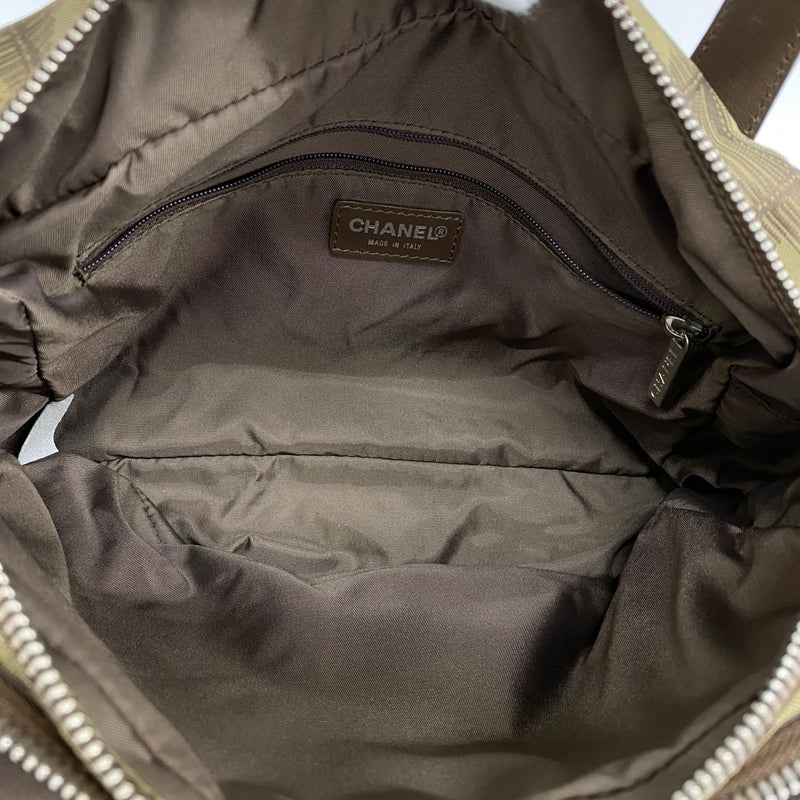 【6gc3761-k】シャネル ハンドバッグ ニュートラベル ナイロン カーキ シルバー金具 2wayバッグ【中古】レディース