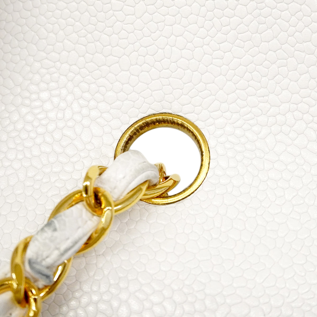 【6gd3795-h】シャネル ショルダーバッグ ダイアナ チェーンショルダー キャビアスキン ホワイト ゴールド金具【中古】レディース