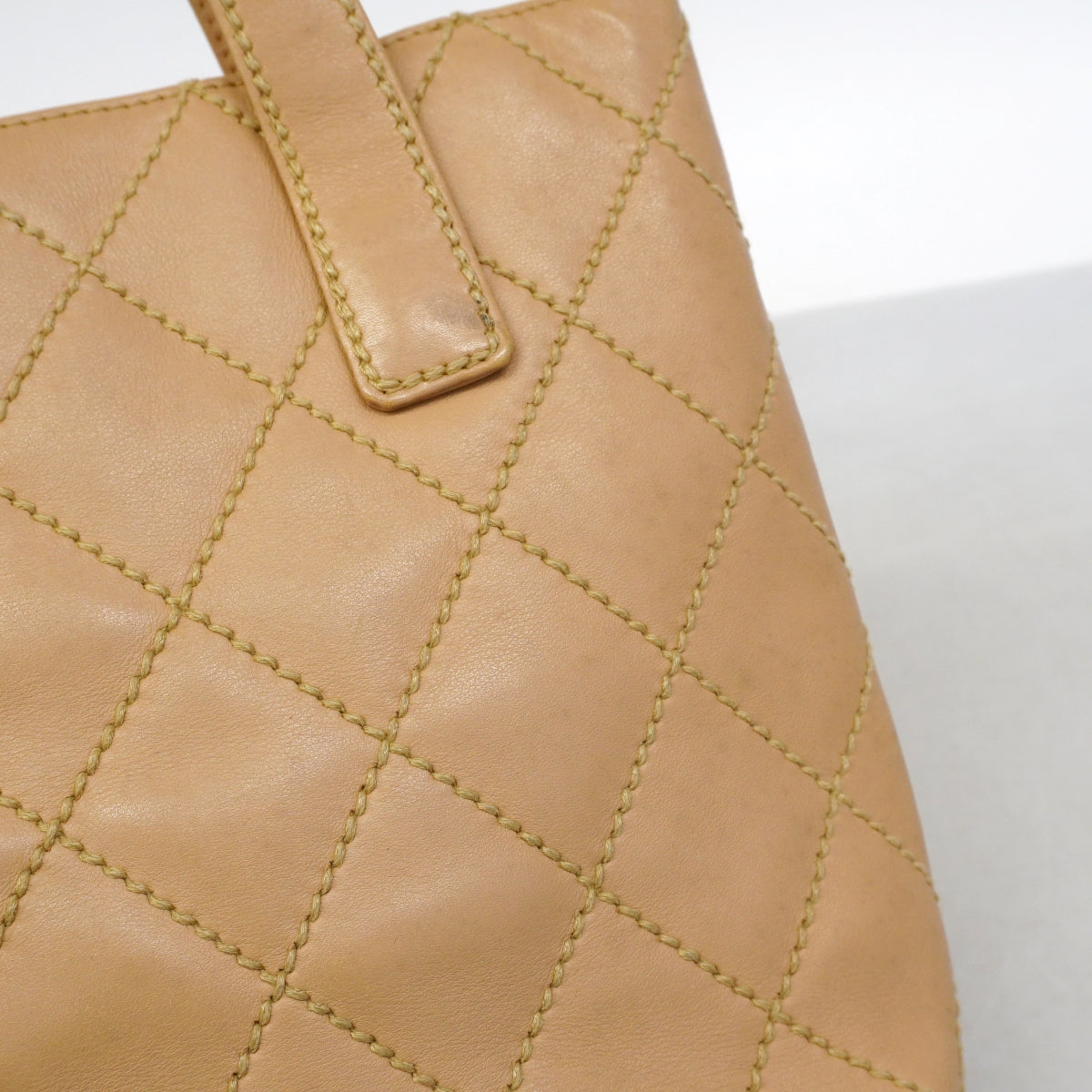 【6gd3835】シャネル トートバッグ ワイルドステッチ ラムスキン ベージュ ゴールド金具【中古】レディース