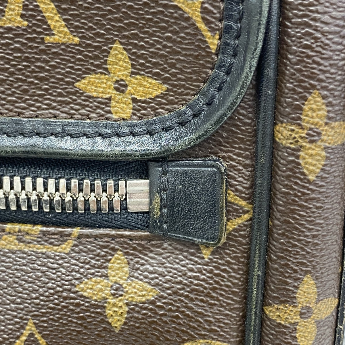 【6gd3911-k】ルイヴィトン ショルダーバッグ モノグラム・マカサー ディストリクトMM M40934 ブラウン【中古】メンズ