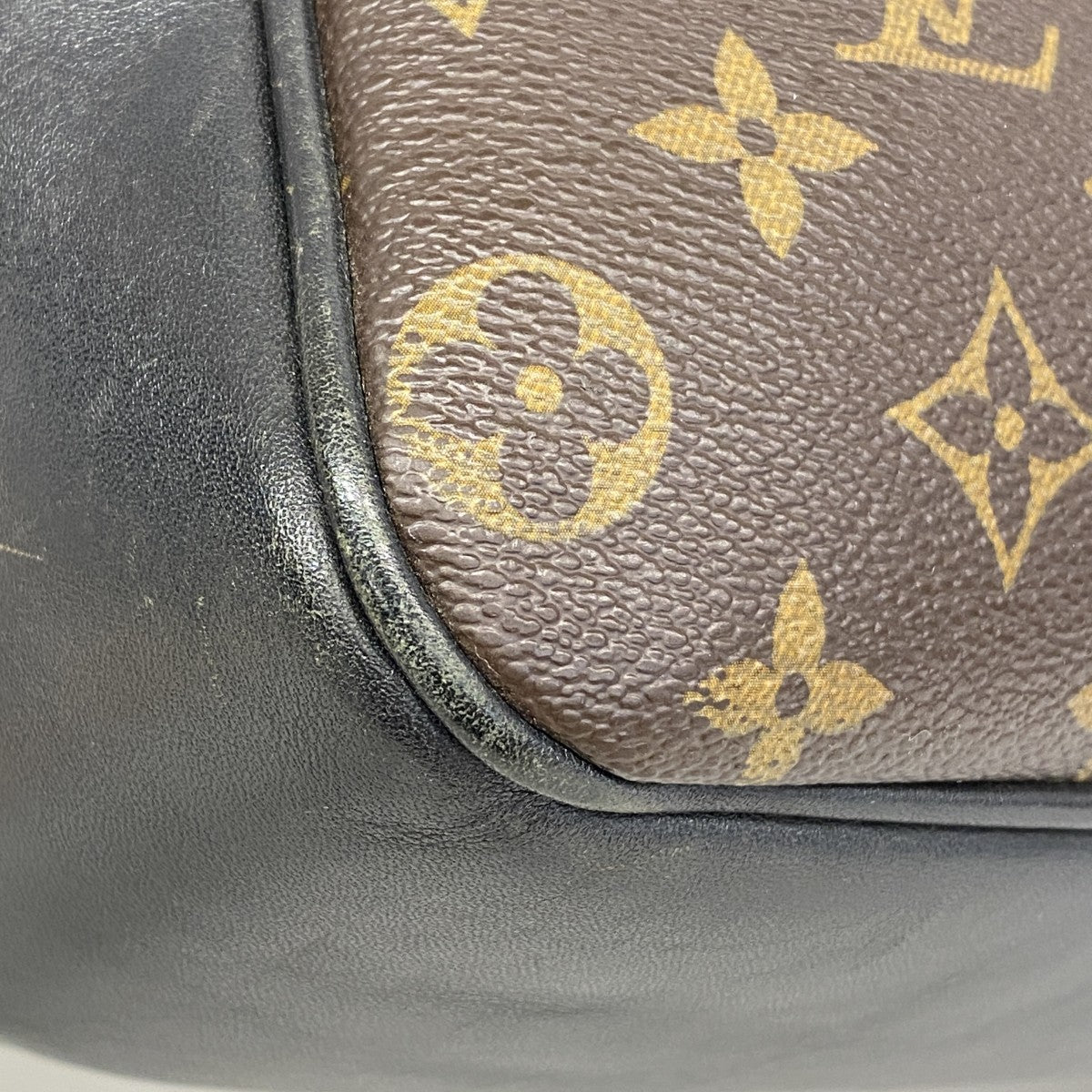 【6gd3911-k】ルイヴィトン ショルダーバッグ モノグラム・マカサー ディストリクトMM M40934 ブラウン【中古】メンズ