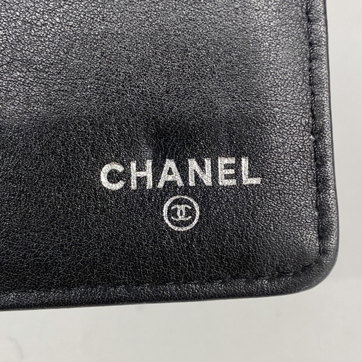 【6gd4033】シャネル 三つ折り長財布 ブリリアント パテントレザー ブラック シルバー金具【中古】レディース