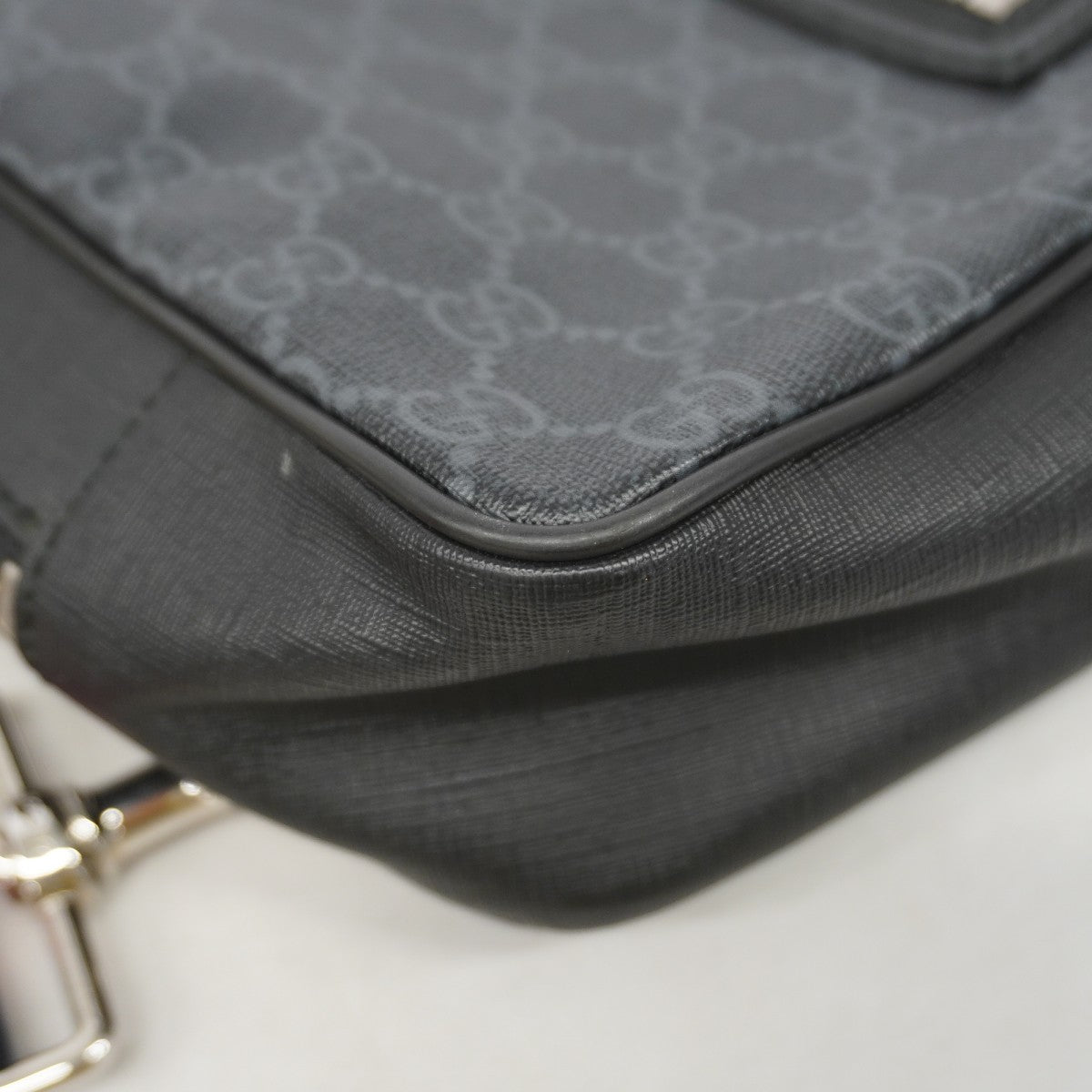 【6gd4042】グッチ ボディバッグ GGスプリーム 478325 PVC ブラック シルバー金具【中古】メンズ