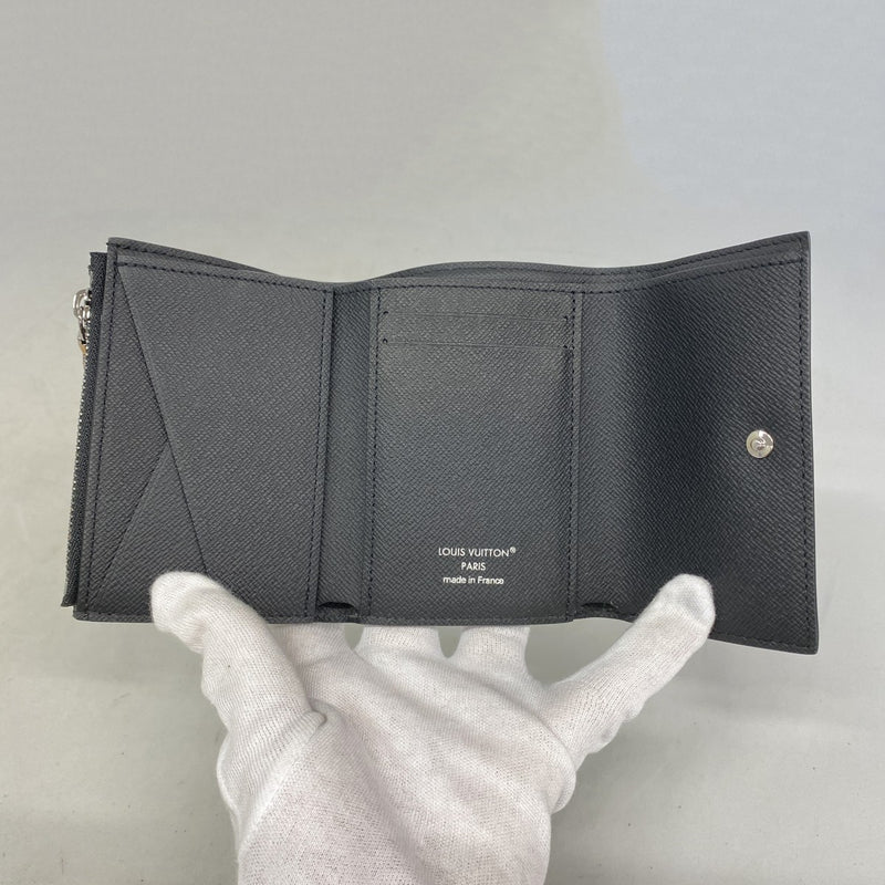 【6gd4053-k】ルイヴィトン 三つ折り財布 モノグラム・エクリプス ヴィクターウォレット M12598 ブラック【中古】メンズ