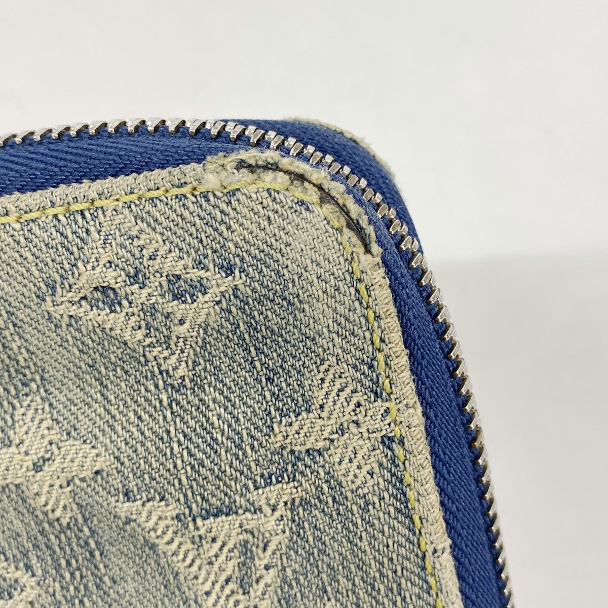 【6gd4074】ルイヴィトン 財布 モノグラム・デニム ジッピーミニ M95342 ブルー【中古】レディース