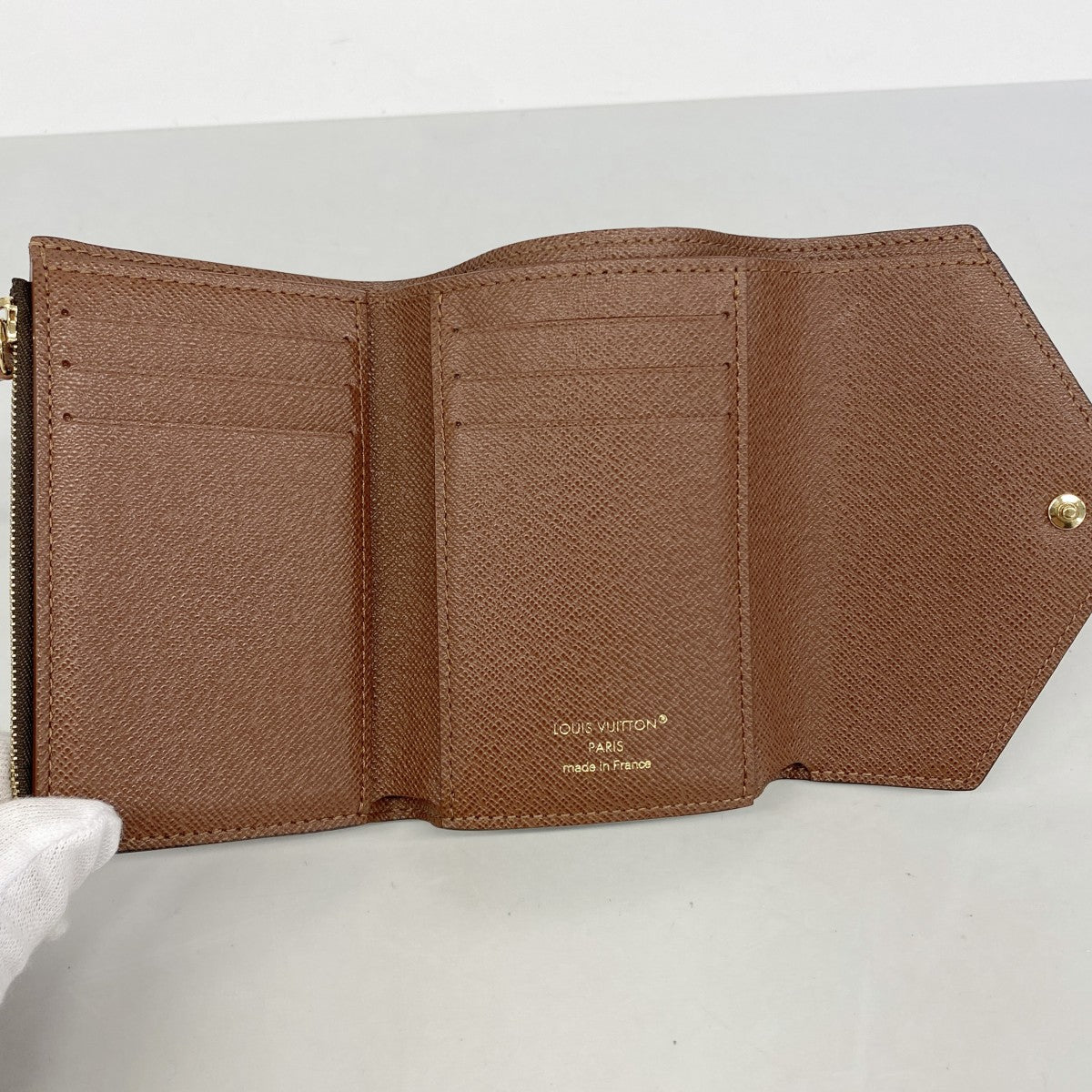 【6gd4108】ルイヴィトン 三つ折り財布 モノグラム ポルトフォイユヴィクトリーヌ M62472 ブラウン【中古】レディース