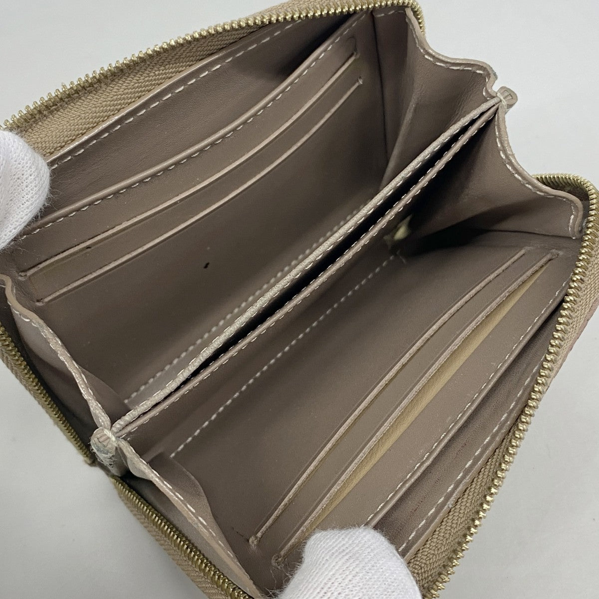 【6gd4117】ルイヴィトン コインケース ヴェルニ ジッピーコインパース M91762 ベージュプードル【中古】レディース